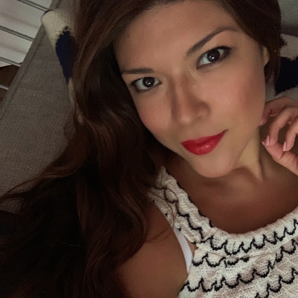 Meet your Posher, Adriana